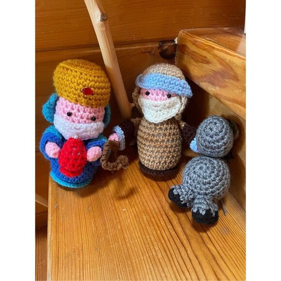 Vintage Handmade Crocheted Christmas Nativity Dolls - Picture 3 of 4